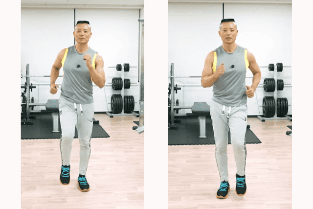 その場足踏みをしている様子